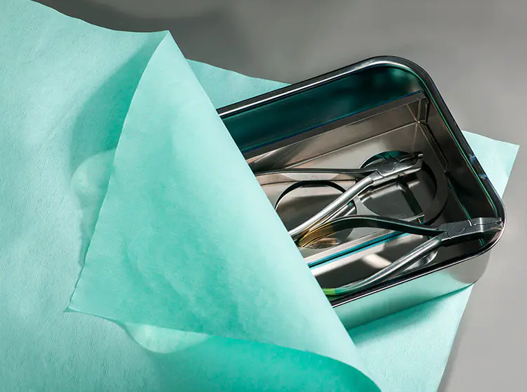 Mula sa produksyon hanggang sa klinika: Ang papel ng papel na medikal na crepe sa kadena ng medikal na supply